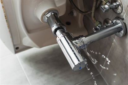What Are the Most Common Plumbing Emergencies in Lakeville Homes?